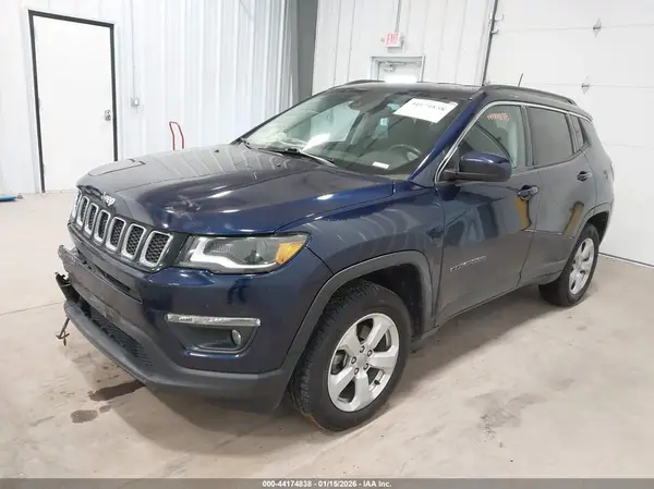 3C4NJDBB7JT331882 2018 JEEP COMPASS - Image 2