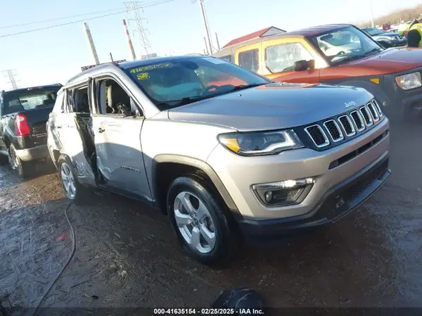 3C4NJDBB7JT333230 2018 JEEP COMPASS - Image 1