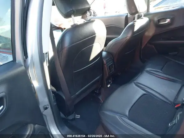 3C4NJDBB7JT333230 2018 JEEP COMPASS - Image 8