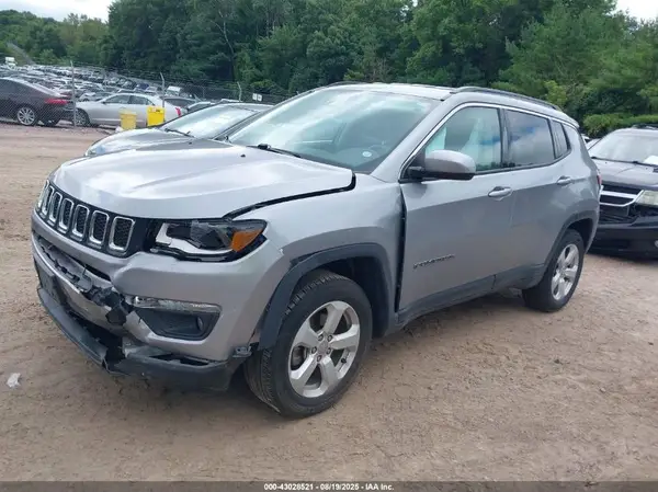 3C4NJDBB7JT336368 2018 JEEP COMPASS - Image 2