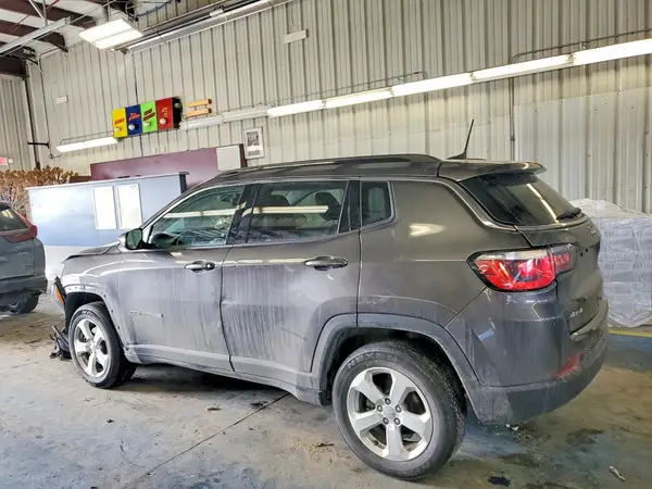 3C4NJDBB7JT342431 2018 JEEP COMPASS - Image 2