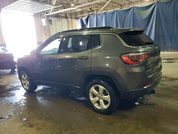 3C4NJDBB7JT342493 2018 JEEP COMPASS - Image 2