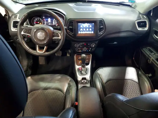 3C4NJDBB7JT342493 2018 JEEP COMPASS - Image 8