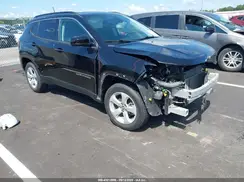 3C4NJDBB7JT349315 2018 JEEP COMPASS