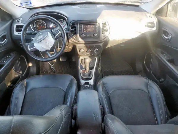3C4NJDBB7JT349735 2018 JEEP COMPASS - Image 8