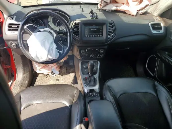 3C4NJDBB7JT366180 2018 JEEP COMPASS - Image 8