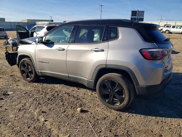 3C4NJDBB7JT395131 2018 JEEP COMPASS - Image 2