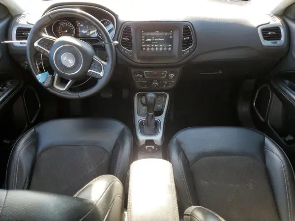 3C4NJDBB7JT399499 2018 JEEP COMPASS - Image 8