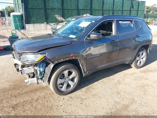 3C4NJDBB7JT400246 2018 JEEP COMPASS - Image 2