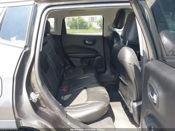 3C4NJDBB7JT400618 2018 JEEP COMPASS - Image 8