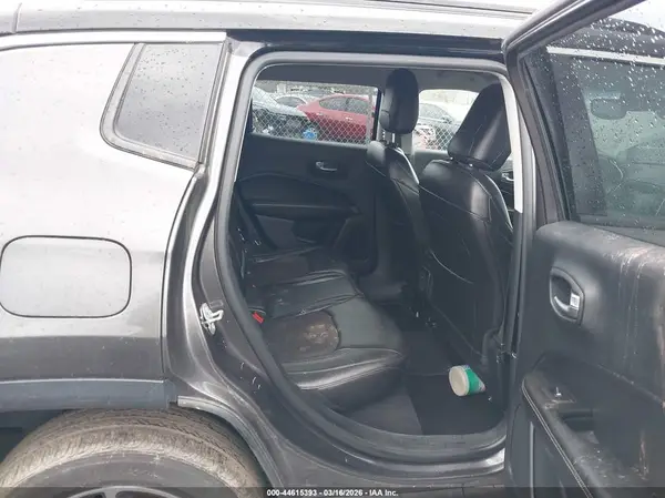 3C4NJDBB7JT401946 2018 JEEP COMPASS - Image 8