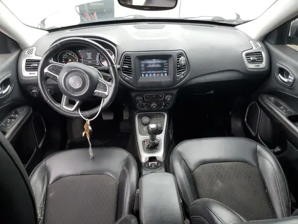 3C4NJDBB7JT413837 2018 JEEP COMPASS - Image 8