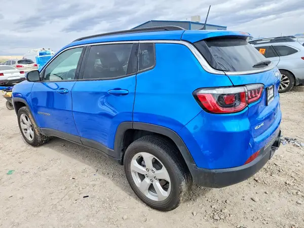 3C4NJDBB7JT423235 2018 JEEP COMPASS - Image 2