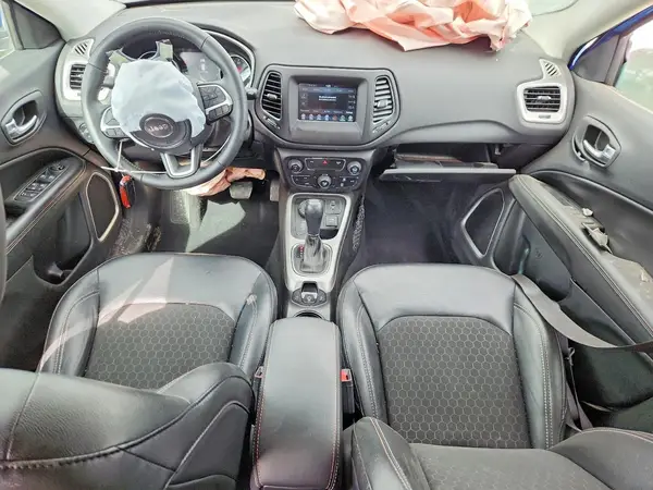 3C4NJDBB7JT423235 2018 JEEP COMPASS - Image 8