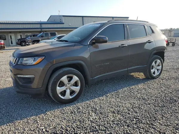 3C4NJDBB7JT435210 2018 JEEP COMPASS - Image 1
