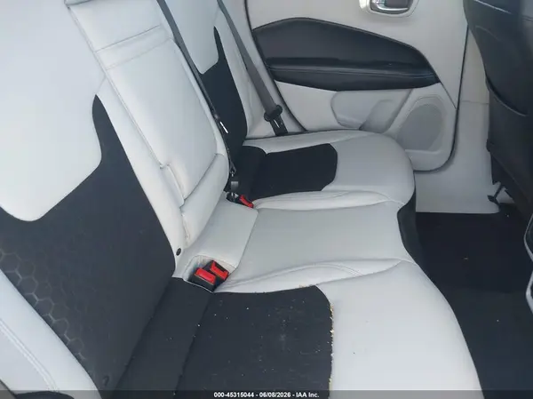3C4NJDBB7JT435742 2018 JEEP COMPASS - Image 8