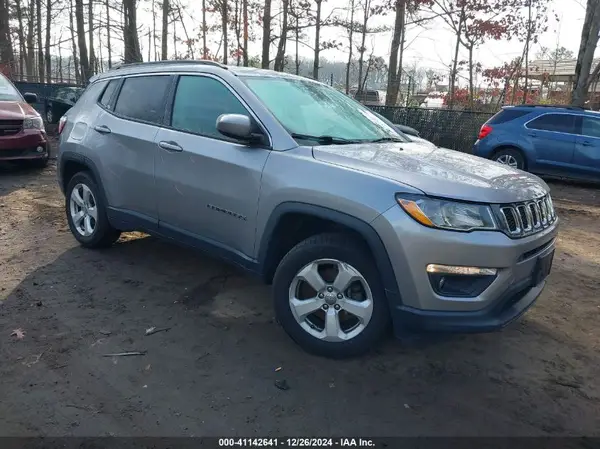 3C4NJDBB7JT440665 2018 JEEP COMPASS - Image 1