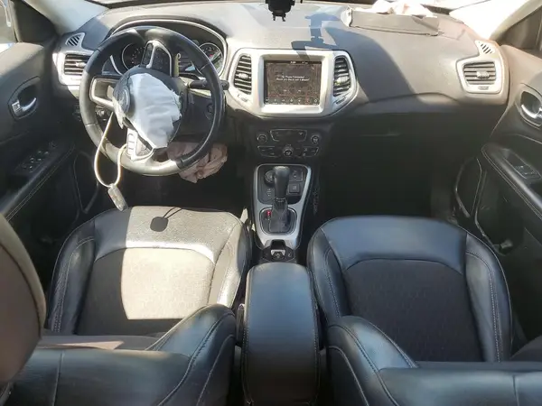 3C4NJDBB7JT450791 2018 JEEP COMPASS - Image 8
