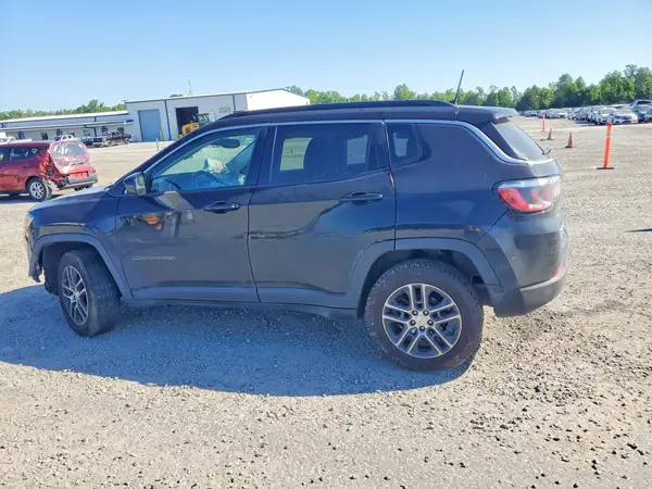 3C4NJDBB7JT456834 2018 JEEP COMPASS - Image 2