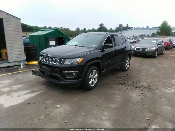 3C4NJDBB7JT483015 2018 JEEP COMPASS - Image 2