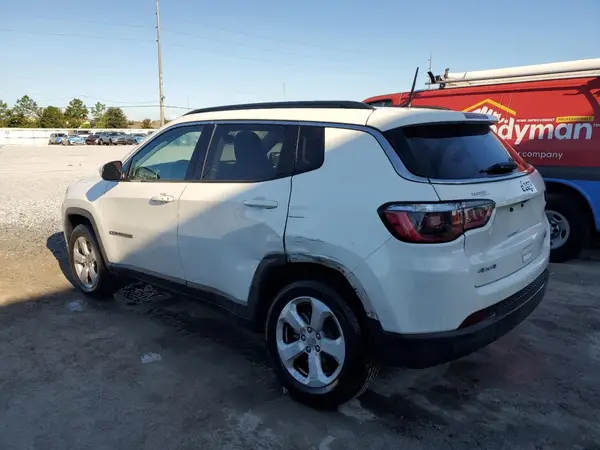 3C4NJDBB7JT483368 2018 JEEP COMPASS - Image 2