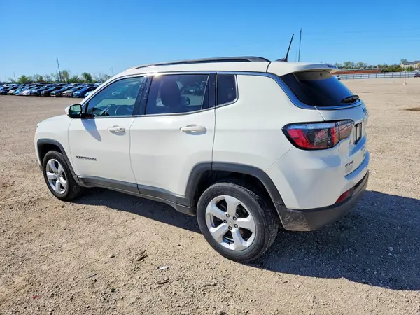 3C4NJDBB7JT485606 2018 JEEP COMPASS - Image 2