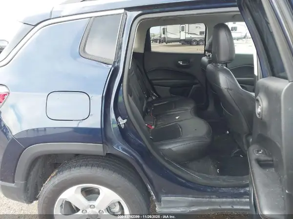 3C4NJDBB7KT596903 2019 JEEP COMPASS - Image 8
