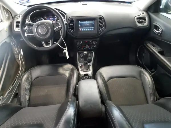 3C4NJDBB7KT597632 2019 JEEP COMPASS - Image 8