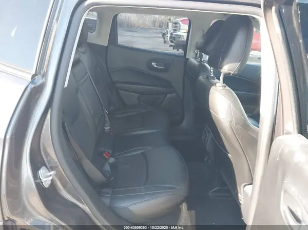 3C4NJDBB7KT599963 2019 JEEP COMPASS - Image 8