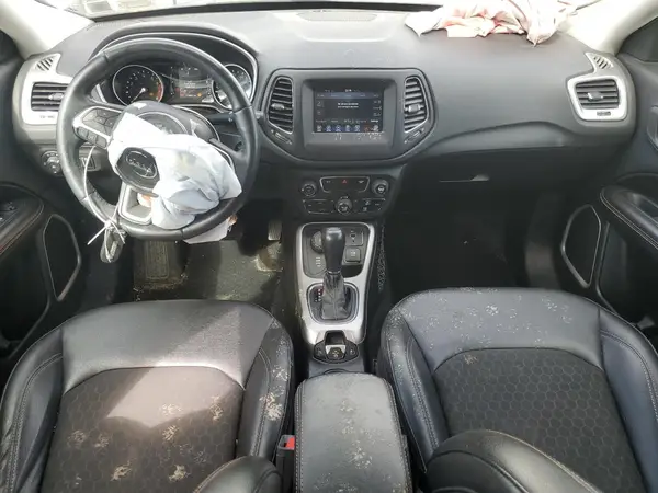 3C4NJDBB7KT661104 2019 JEEP COMPASS - Image 8