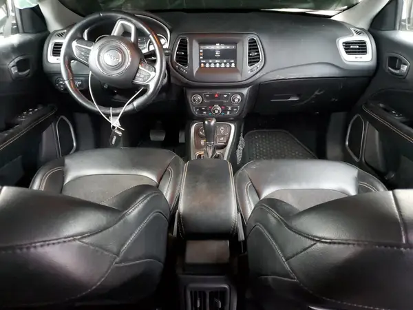 3C4NJDBB7KT670482 2019 JEEP COMPASS - Image 8
