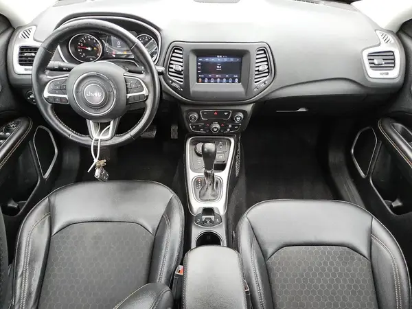 3C4NJDBB7KT670515 2019 JEEP COMPASS - Image 8