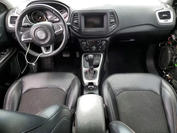 3C4NJDBB7KT670711 2019 JEEP COMPASS - Image 8
