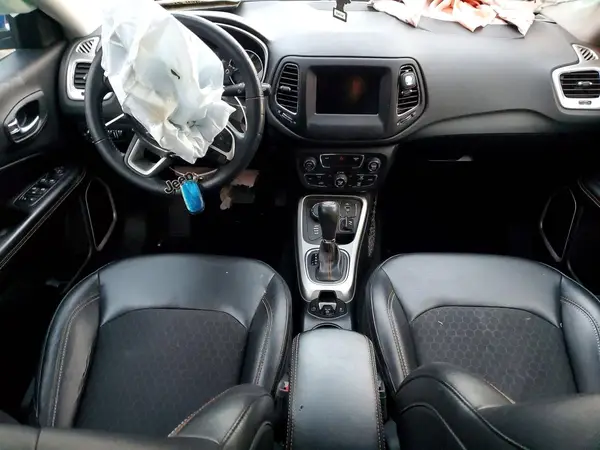 3C4NJDBB7KT673589 2019 JEEP COMPASS - Image 8