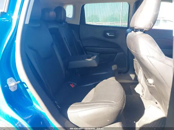 3C4NJDBB7KT674774 2019 JEEP COMPASS - Image 8