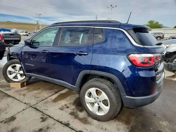 3C4NJDBB7KT678615 2019 JEEP COMPASS - Image 2
