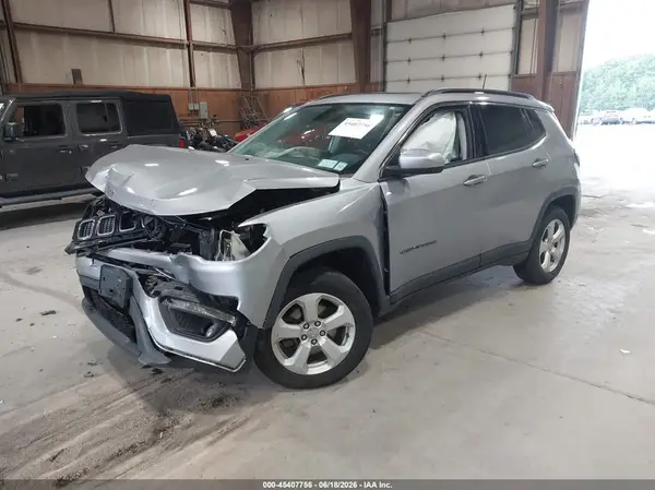 3C4NJDBB7KT683409 2019 JEEP COMPASS - Image 2