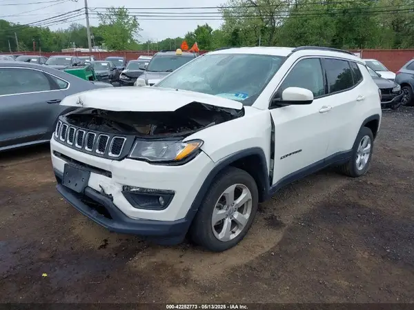 3C4NJDBB7KT689257 2019 JEEP COMPASS - Image 2