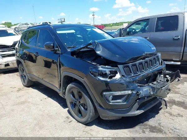 3C4NJDBB7KT723889 2019 JEEP COMPASS - Image 1