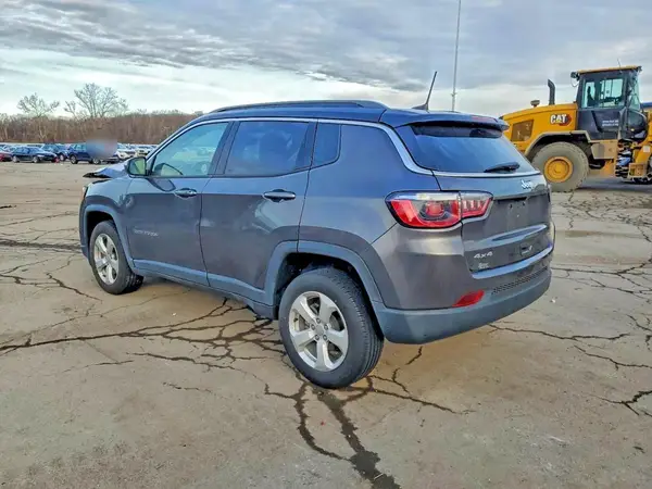 3C4NJDBB7KT754320 2019 JEEP COMPASS - Image 2