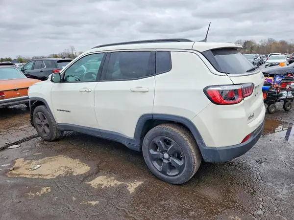 3C4NJDBB7KT792193 2019 JEEP COMPASS - Image 2