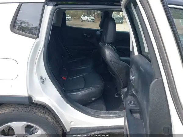 3C4NJDBB7KT807923 2019 JEEP COMPASS - Image 8