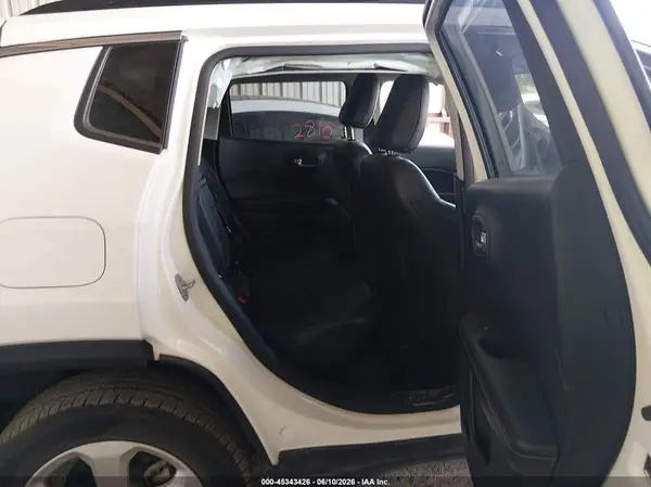 3C4NJDBB7LT100645 2020 JEEP COMPASS - Image 8