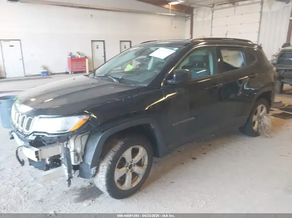3C4NJDBB7LT139106 2020 JEEP COMPASS - Image 2