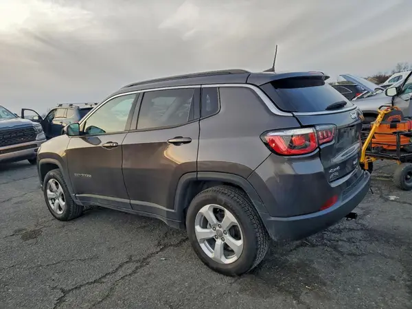 3C4NJDBB7LT150302 2020 JEEP COMPASS - Image 2