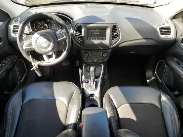 3C4NJDBB7LT205105 2020 JEEP COMPASS - Image 8