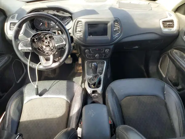 3C4NJDBB7LT239562 2020 JEEP COMPASS - Image 8