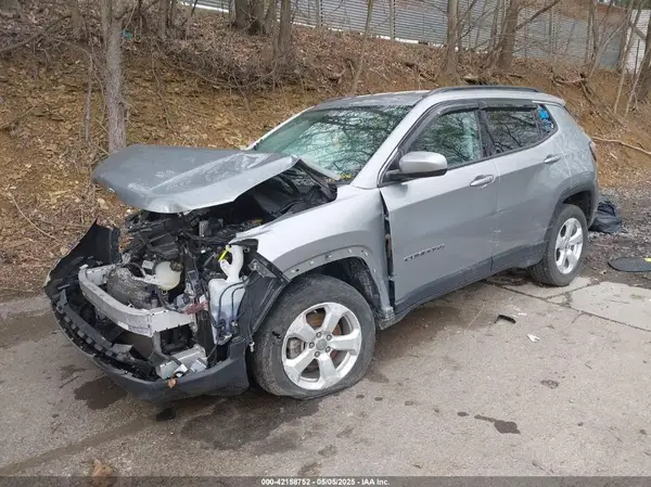 3C4NJDBB7LT240789 2020 JEEP COMPASS - Image 2