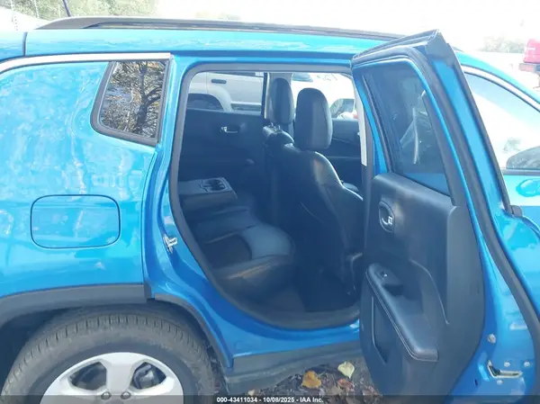3C4NJDBB7MT516535 2021 JEEP COMPASS - Image 8