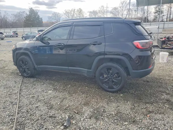 3C4NJDBB7MT573012 2021 JEEP COMPASS - Image 2
